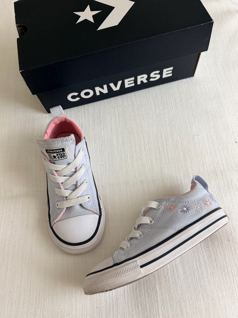 Converse Toddler Chuck Taylor All Star Floral sneakers in Blueberry Ice size 9